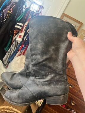 Women's Black Suede Heeled Mid-Calf Boots